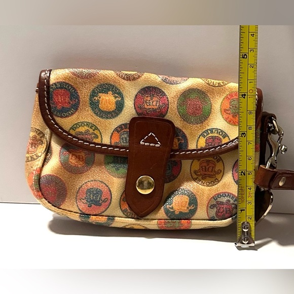 Dooney and Bourke Wristlet - Picture 5 of 8